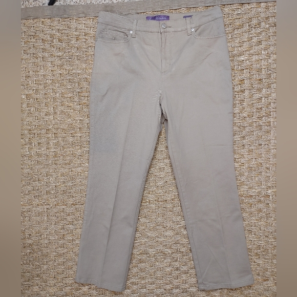 Gloria Vanderbilt Amanda Classic High Rise Tapered Jean Petite, Hazelnut 12P - Picture 4 of 12